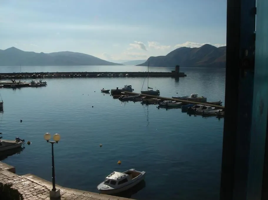 Villa Veli Palac Baška 0*,